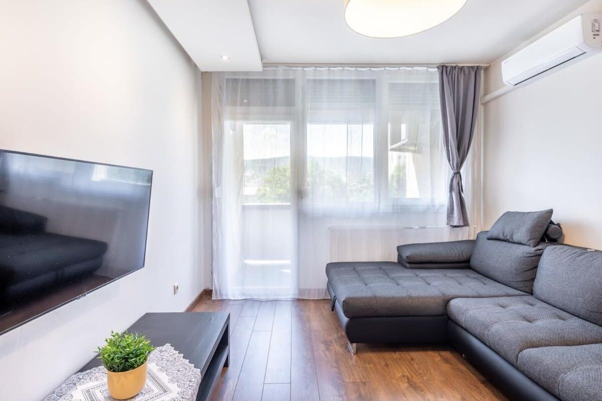 Cozy Quiet Apartment With A Balcony Budapest Exterior foto